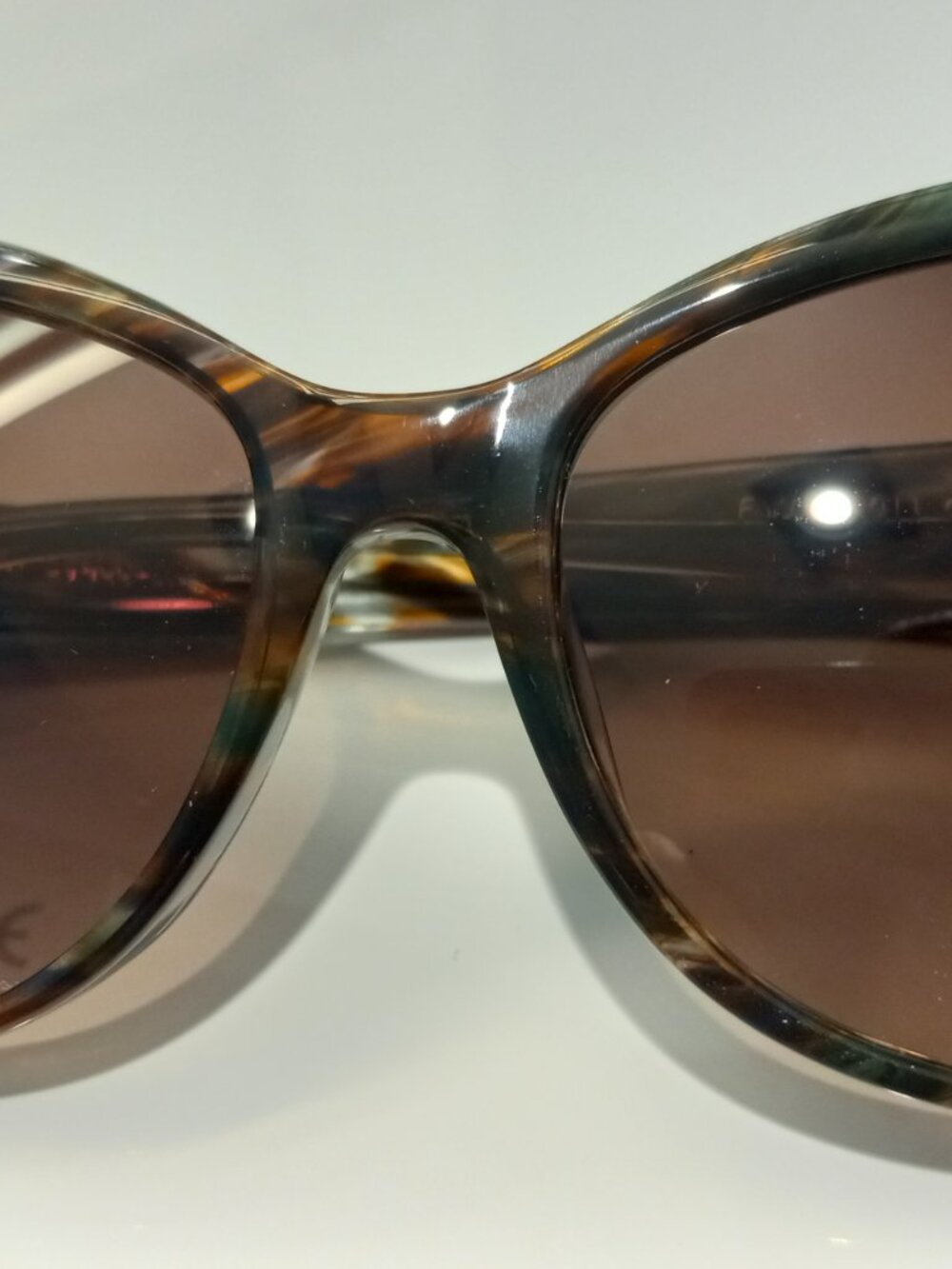 Brand New FYSH UK Women Fashion Sunglasses 2011 col 211 (Eyesize 56-15-140)